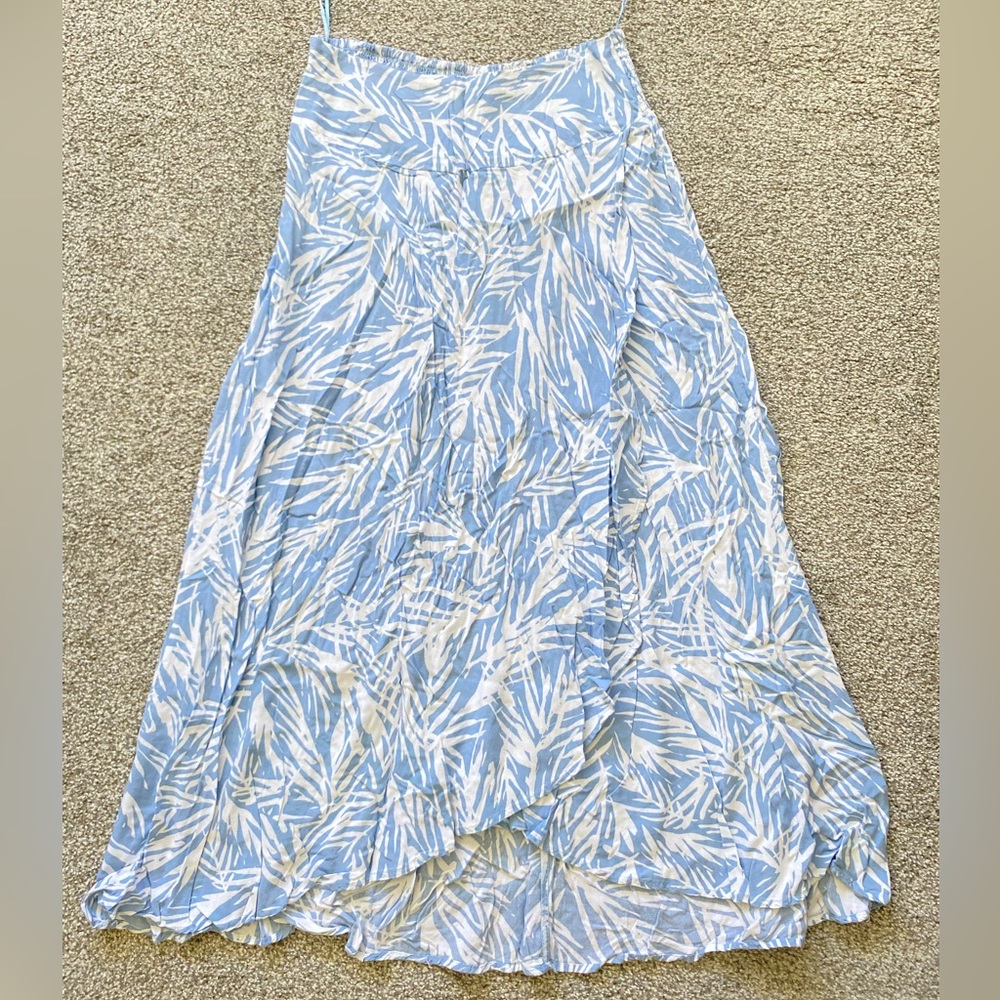 Japna Light Blue and White Leaf-Print A-Line Maxi Skirt (M-L)